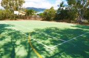 V areálu školy se nachází také venkovní hřiště na basketbal, Sun Pacific College, Austrálie